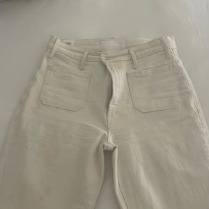 MOHTER ecru hustler w pockets size 28. Jeans.